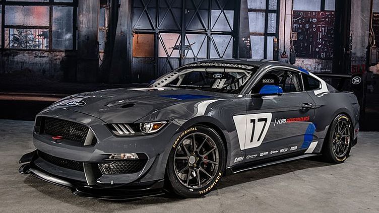 Сборщики Ford GT подготовили Mustang для гонок Сборщики Ford GT подготовили Mustang для гонок