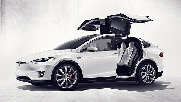Самый доступный Tesla Model X оказался быстрее Porsche Cayenne GTS Самый доступный Tesla Model X оказался быстрее Porsche Cayenne GTS
