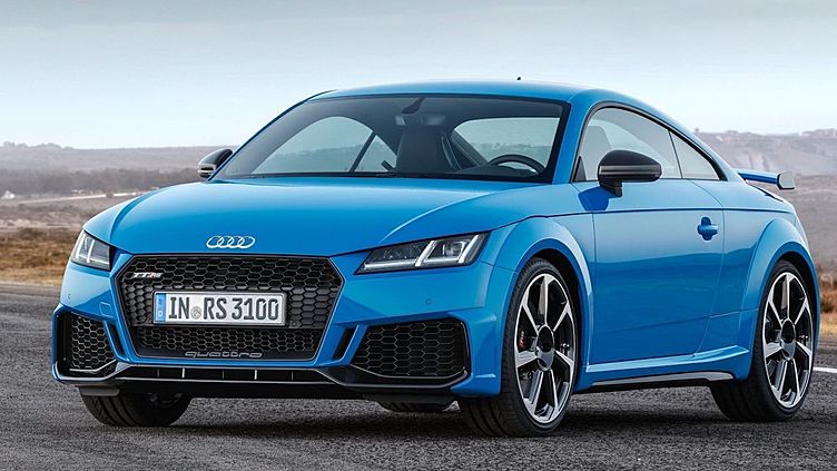 Audi обновила купе и родстер TT RS Audi обновила купе и родстер TT RS