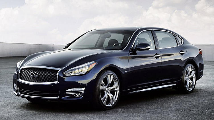 Infiniti объявила цены на обновленный Q70