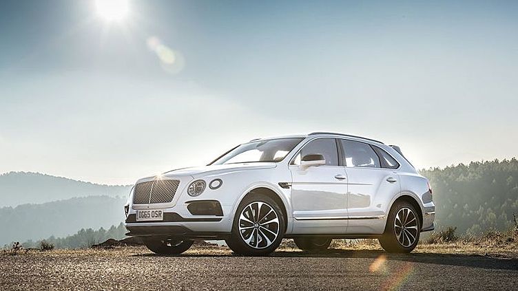 Компания Bentley впервые отозвала Bentayga