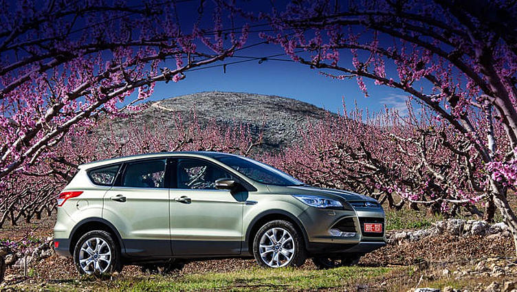 Отслеживаем траекторию стрелы по имени Ford Kuga второй генерации