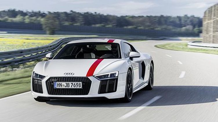 Audi выпустила первый в истории заднеприводный R8 Audi выпустила первый в истории заднеприводный R8