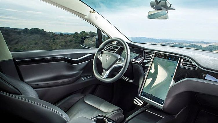 Автопилотом «Теслы» займутся два ведущих разработчика Apple Автопилотом «Теслы» займутся два ведущих разработчика Apple