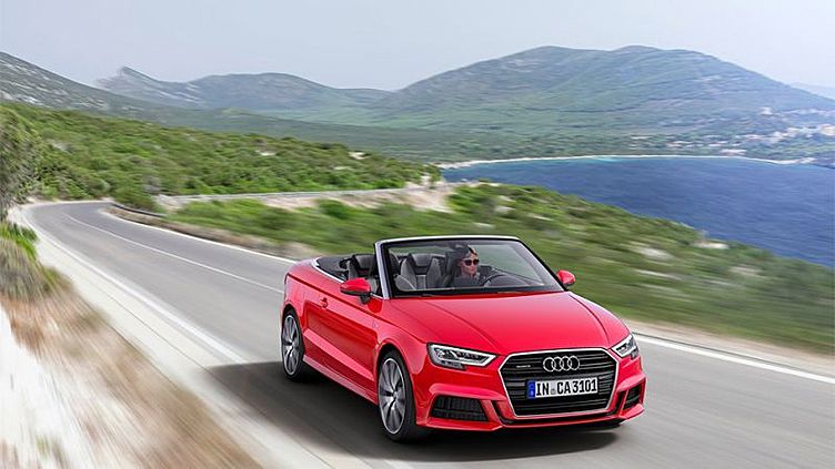 Обновленный кабриолет Audi A3 оценили в два миллиона рублей Обновленный кабриолет Audi A3 оценили в два миллиона рублей