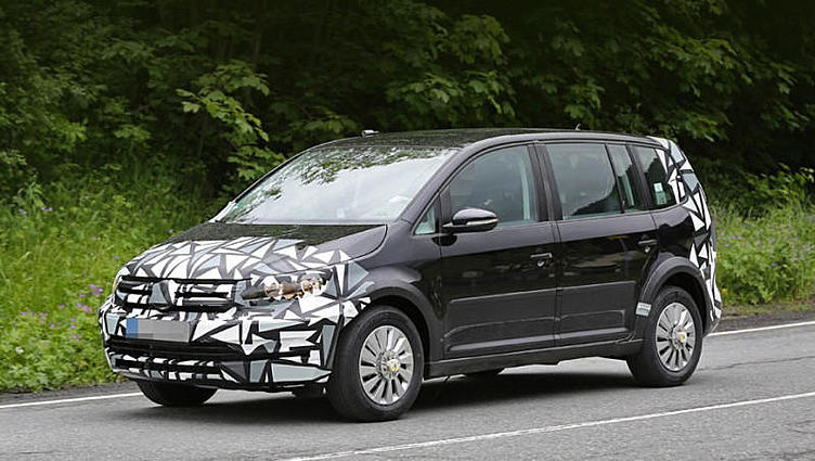 Второе поколение компакта Skoda Roomster сменит сегмент Второе поколение компакта Skoda Roomster сменит сегмент