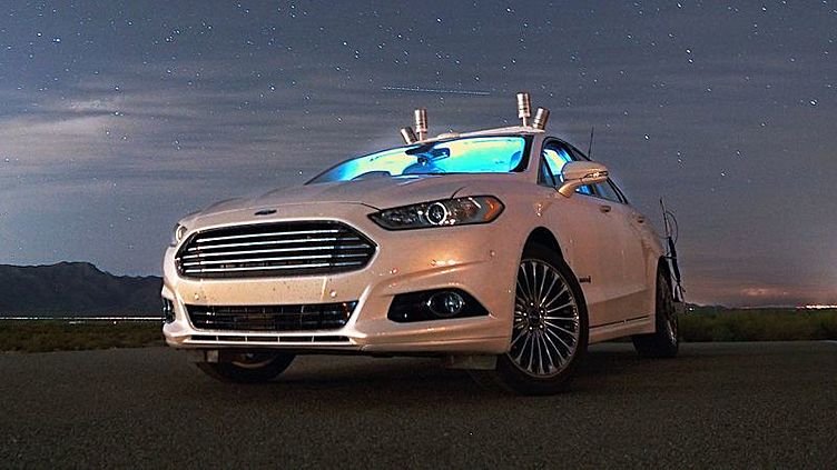 Ford начал тестировать автопилоты ночью Ford начал тестировать автопилоты ночью