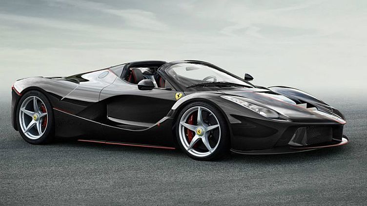 Себастьян Феттель протестировал открытый супергибрид LaFerrari