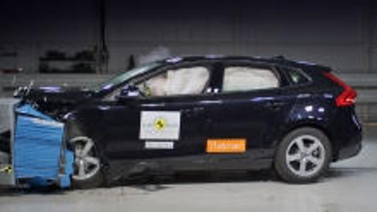 В новых краш-тестах Euro NCAP победил хэтчбек Volvo V40