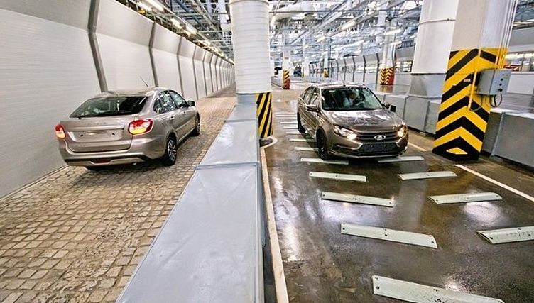 Качество Lada начали проверять на новом испытательном треке Качество Lada начали проверять на новом испытательном треке