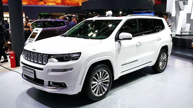 Jeep представила 7-местный кроссовер Jeep представила 7-местный кроссовер