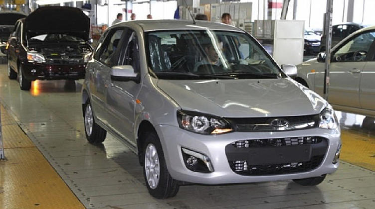 Выпуск легковых автомобилей в январе упал на 25,7% Выпуск легковых автомобилей в январе упал на 25,7%