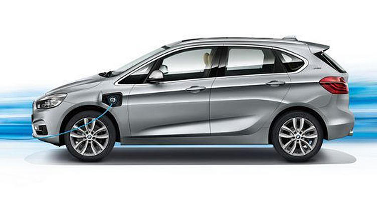 У компактного семейного BMW появилась гибридная версия У компактного семейного BMW появилась гибридная версия