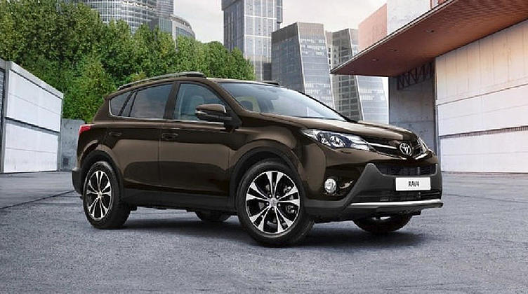Toyota проводит отзыв из-за непослушного руля Toyota проводит отзыв из-за непослушного руля