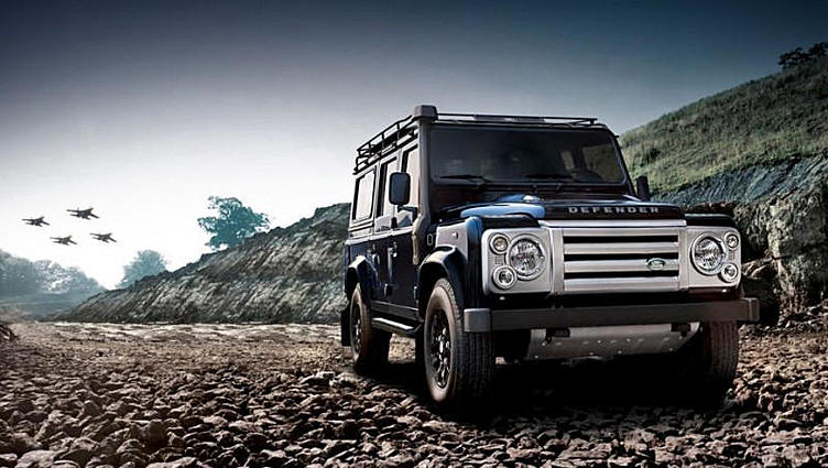 Компания Land Rover посвятила Defender «Русским витязям»