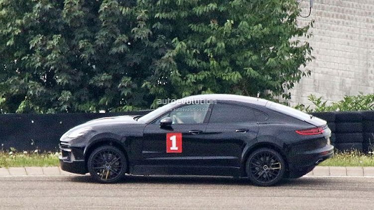 Porsche начала тесты купе-версии «Кайенна» Porsche начала тесты купе-версии «Кайенна»