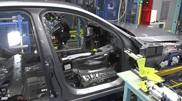 Daimler снизил прогноз для мирового авторынка Daimler снизил прогноз для мирового авторынка