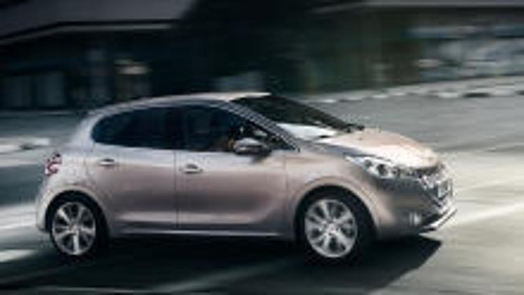 Продажи Peugeot 208 в России начнутся в январе 2013 года