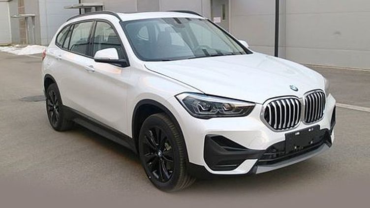 Появились первые фото обновленного BMW X1 Появились первые фото обновленного BMW X1