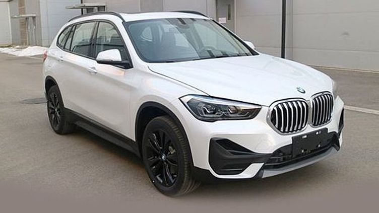 Появились первые фото обновленного BMW X1