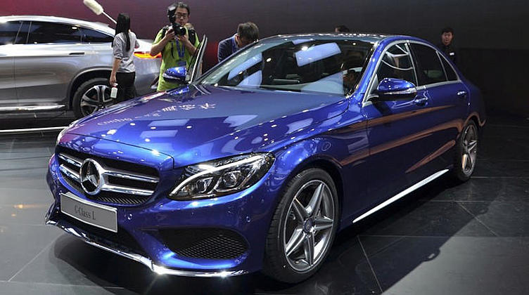 Удлиненный Mercedes-Benz C-класса научился говорить по-китайски Удлиненный Mercedes-Benz C-класса научился говорить по-китайски