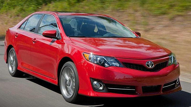 Обновленную Toyota Camry покажут в апреле Обновленную Toyota Camry покажут в апреле