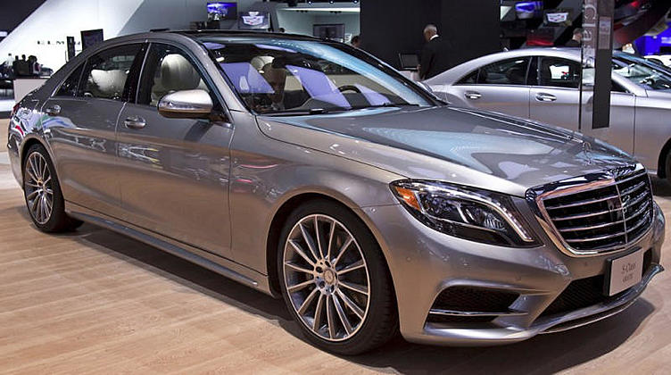 Mercedes планирует начать сборку S-класса в России Mercedes планирует начать сборку S-класса в России