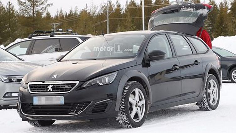 Peugeot строит большой седан Peugeot строит большой седан
