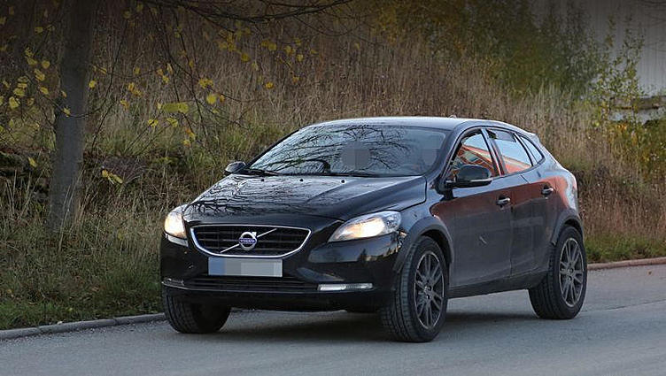 Компания Volvo вывела на тесты прототип паркетника XC40 Компания Volvo вывела на тесты прототип паркетника XC40