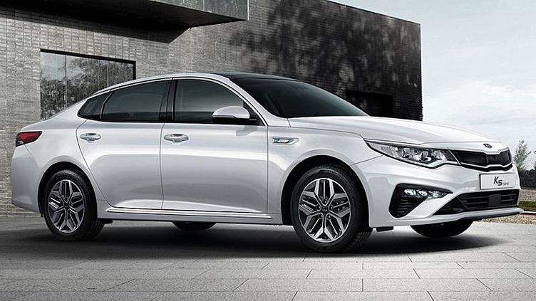 Гибридная Kia Optima обновилась и стала экономичнее Гибридная Kia Optima обновилась и стала экономичнее