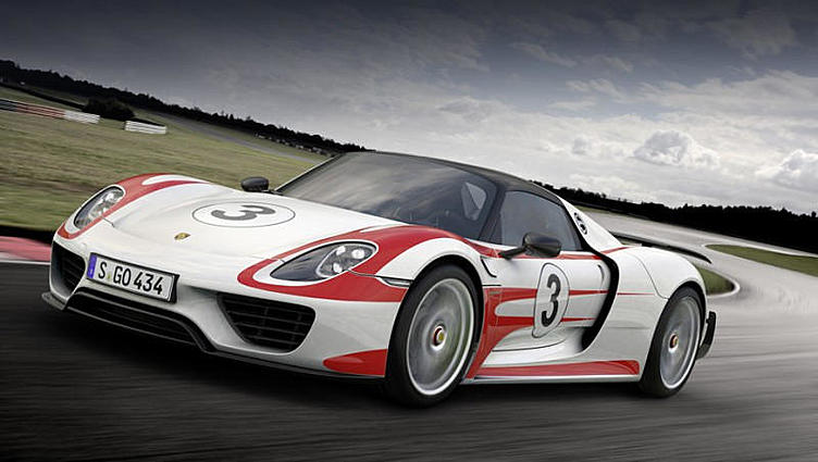 Компания Porsche улучшила характеристики гибрида 918 Spyder