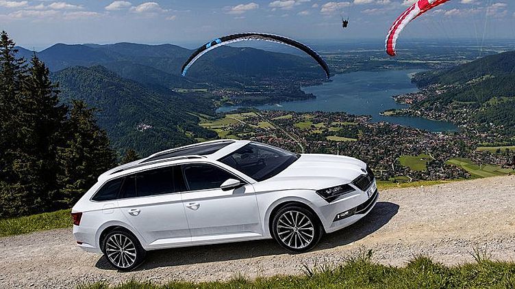 В России появился универсал Skoda Superb В России появился универсал Skoda Superb