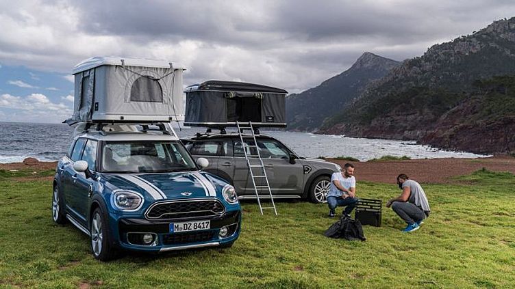 MINI добавила новому «Кантримену» палатку на крышу MINI добавила новому «Кантримену» палатку на крышу