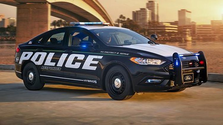 Ford впервые отправил гибриды на службу в полицию Ford впервые отправил гибриды на службу в полицию
