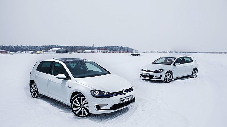 Гибрид VW Golf GTE против VW Golf GTI Гибрид VW Golf GTE против VW Golf GTI