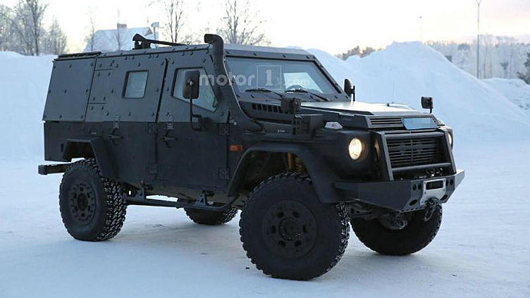 «Мерседес» начал тесты нового военного броневика на базе G-Class