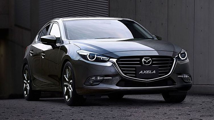 Моторы обновленной Mazda3 научились слушаться руля Моторы обновленной Mazda3 научились слушаться руля