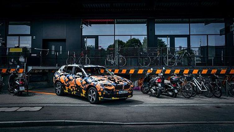 Новейший кроссовер от BMW засветился в серийном обличии Новейший кроссовер от BMW засветился в серийном обличии