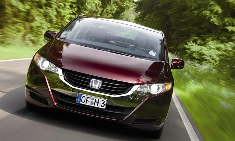Honda напоит австралийцев водой из выхлопов водородной FCX Clarity Honda напоит австралийцев водой из выхлопов водородной FCX Clarity