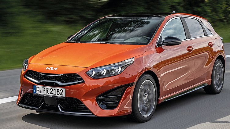Семейство Kia Ceed обновилось Семейство Kia Ceed обновилось