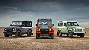 Внедорожнику Land Rover Defender продлили жизнь