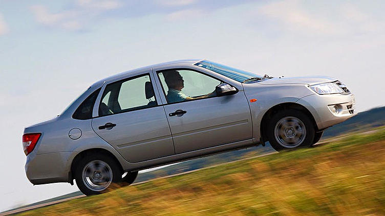 Каждая пятая машина, купленная в РФ в 2012 году, - Lada
