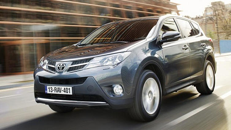 Новый Toyota RAV4 вошел в «десятку» российских бестселлеров