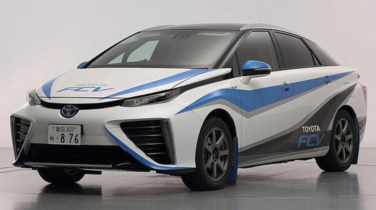 Toyota превратит водородный седан в болид для ралли
