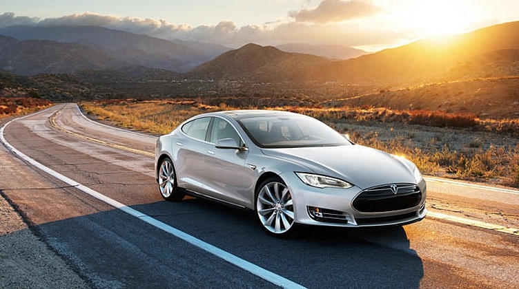 Электромобили Tesla смогут проезжать 800 км на одной зарядке Электромобили Tesla смогут проезжать 800 км на одной зарядке