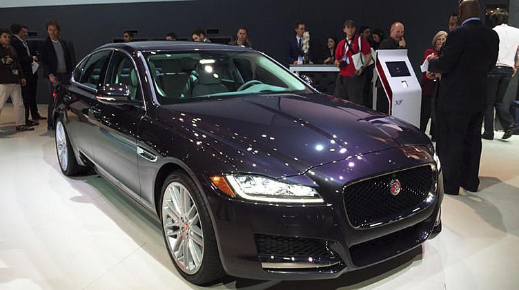 Создатели нового Jaguar XF пожадничали с мощностью Создатели нового Jaguar XF пожадничали с мощностью