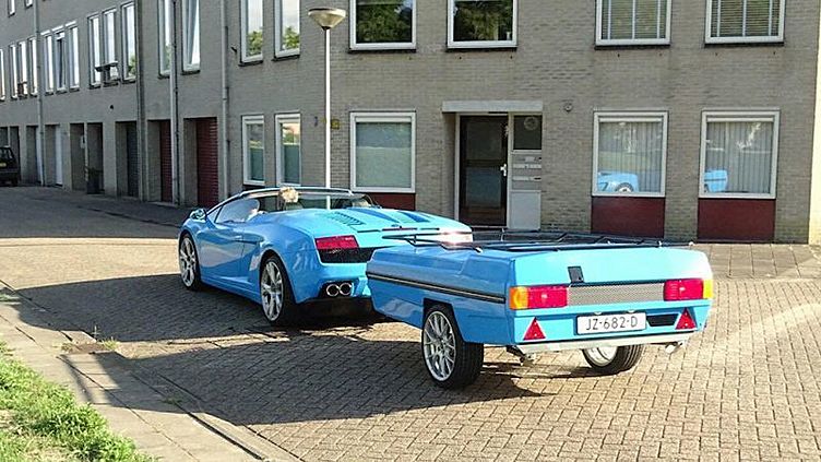 Нидерландец прикрепил к суперкару Lamborghini Gallardo прицеп