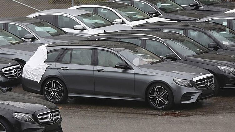 Шпионы сфотографировали универсал Mercedes-Benz E-Class