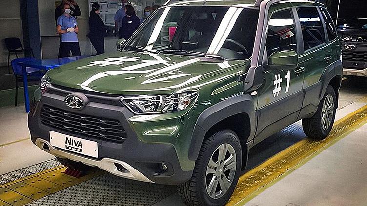 Новую Lada Niva сняли на конвейере Новую Lada Niva сняли на конвейере