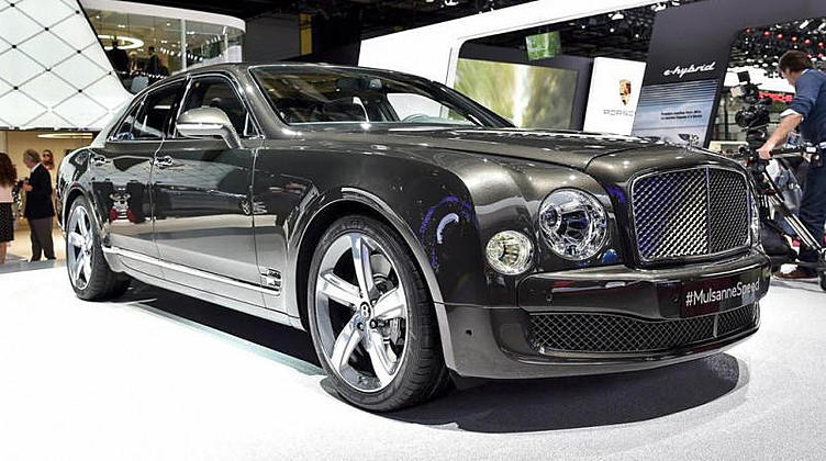 Париж стал местом премьеры шикарного седана Bentley Париж стал местом премьеры шикарного седана Bentley